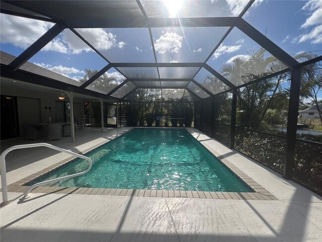 Building Photo - 3177 Clifford St