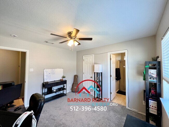 Building Photo - Available Mid July: Well maintained Duplex with Garage and Yard- Close to TX State Bus Stop!