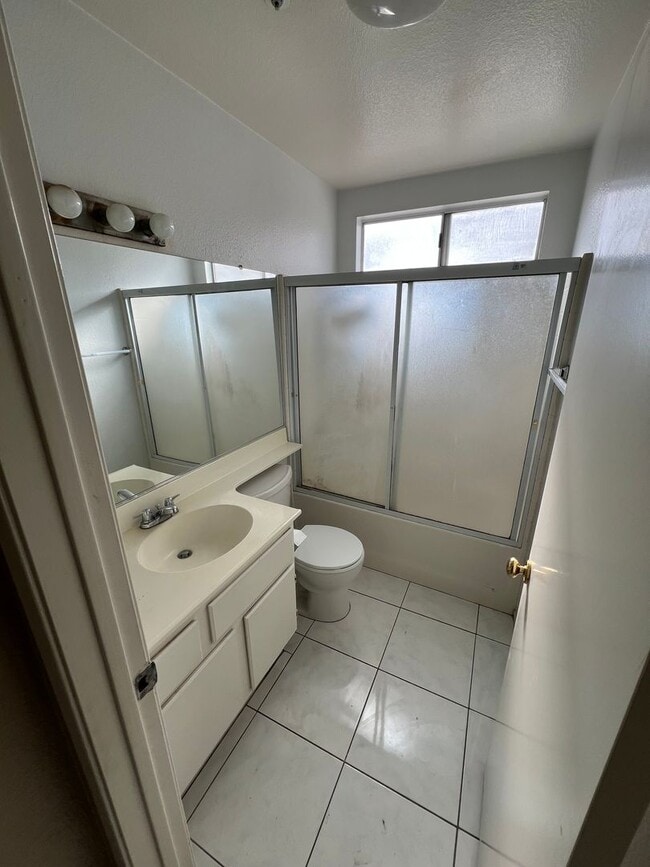 Building Photo - Spacious 4-Bedroom + Office Home in Desirable HOA Community Near New Shopping & Costco