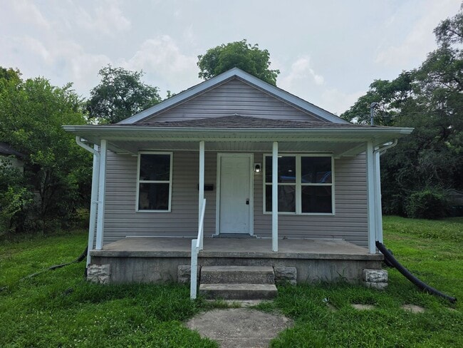 Primary Photo - Lovely 3BD/1BA