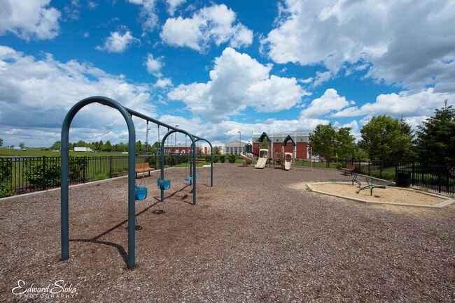 Building Photo - 2385 Upland Rd