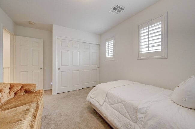 Building Photo - Beautiful Two Story Home Ready for Immediate Move-In