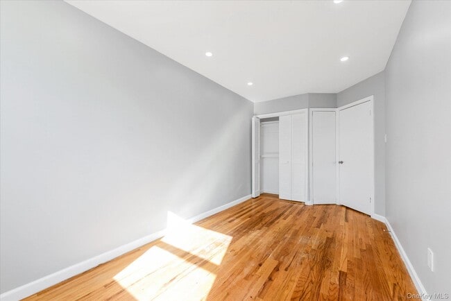 Building Photo - 638 E 84th St