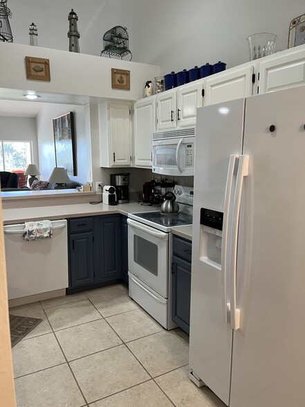 Building Photo - 9860 Costa Mesa Ln