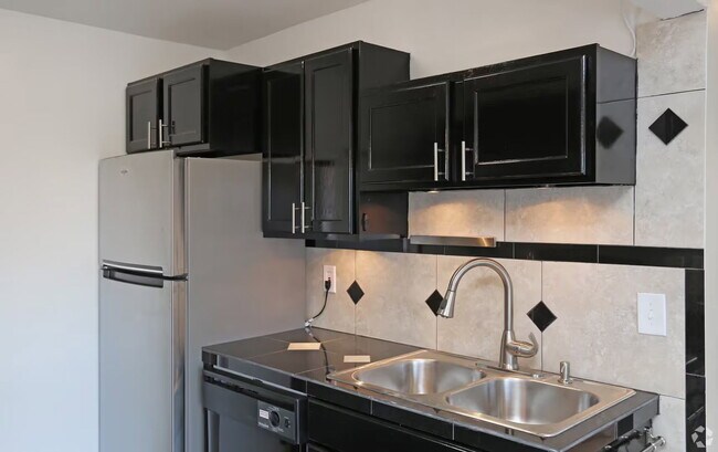 Building Photo - 5450 Beechmont Ave