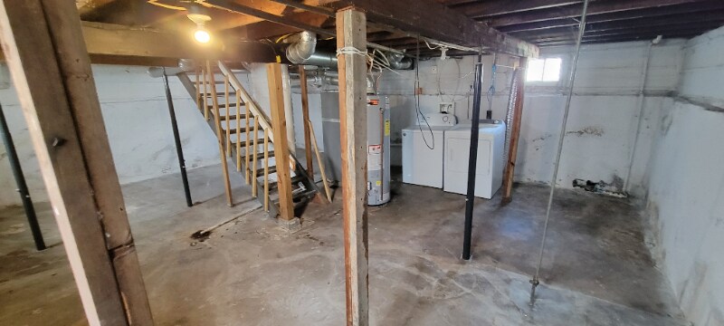 Building Photo - 706 W 75th Terrace