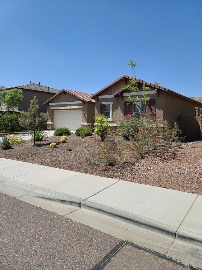 Building Photo - Spacious 4 Bed, 3.5 Bath Anthem Home with Modern Amenities and Prime Location
