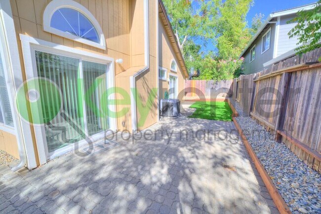 Building Photo - 5627 Terrace Dr