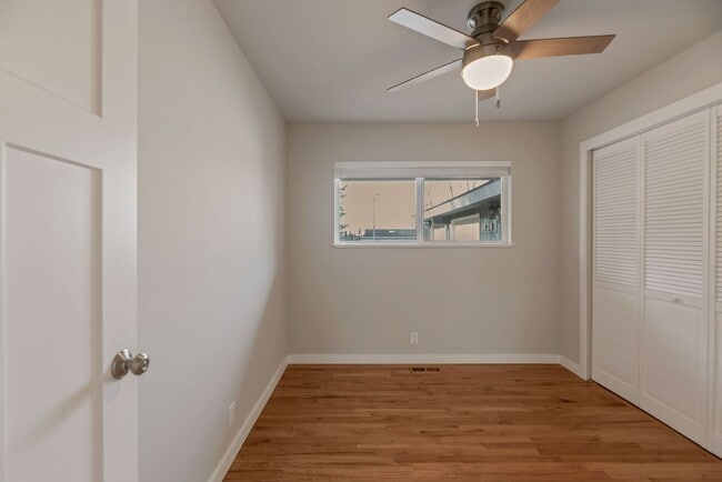 Building Photo - Woodridge Home 4bd 3ba great location!