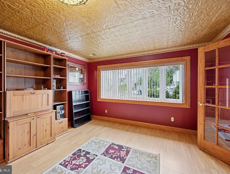 Building Photo - 9813 Ferndale St