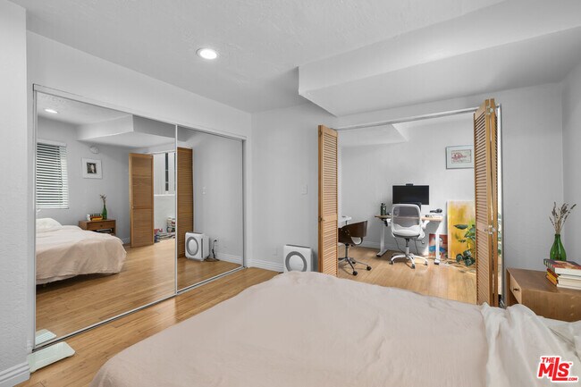 Building Photo - 23 Buccaneer St