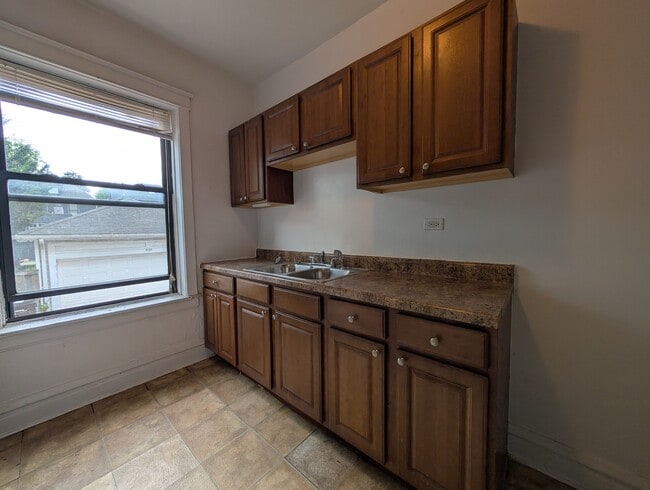 Building Photo - 2522 N Kedzie Blvd