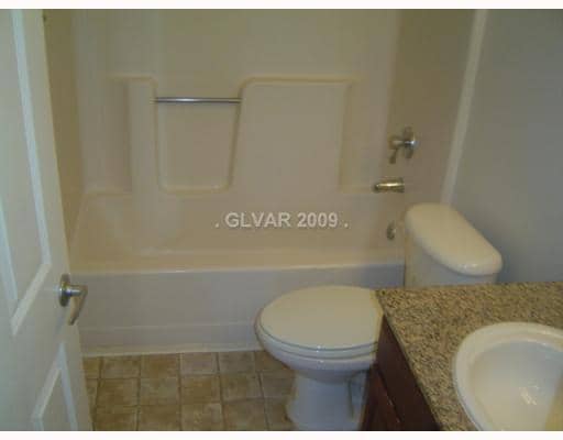 Building Photo - 5158 S Jones Blvd