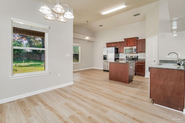 Building Photo - 7933 Nalo Creek Loop