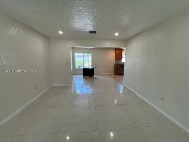 Building Photo - 7531 Shalimar St