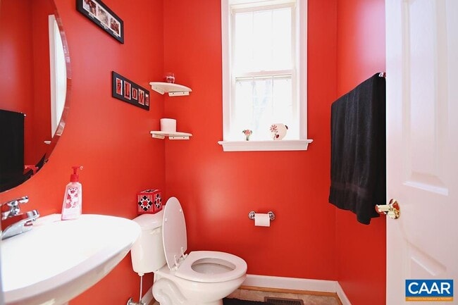 Building Photo - 1039 Carrington Pl