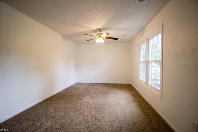 Building Photo - 1343 W 39th St