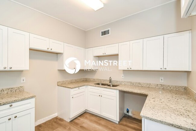 Building Photo - 10560 Citrus Ln
