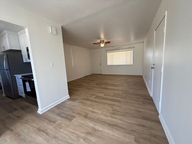 Building Photo - 3 bedroom 1 bath home with 1 car garage an...