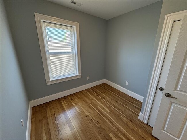 Building Photo - 29 Cameron Ave