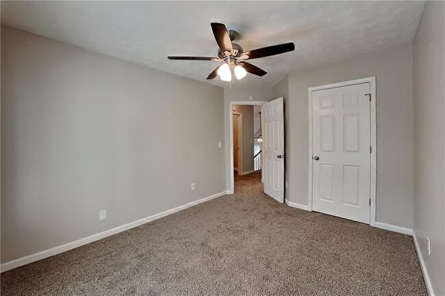 Building Photo - 145 Riversong Dr