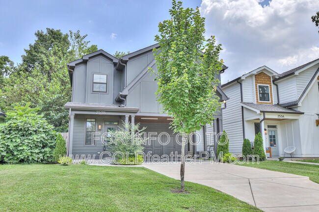 Building Photo - 253 Riverside Dr