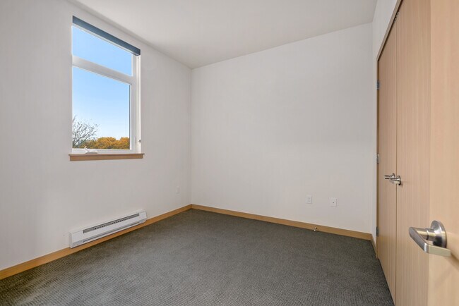 Building Photo - 500 Belmont Ave E