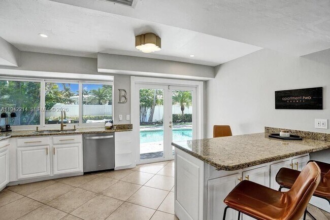 Building Photo - 2080 NE 65th St