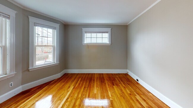 Building Photo - 65-67 Sterling St