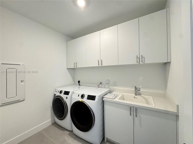 Building Photo - 19749 NE 16th Pl