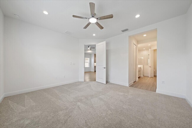 Building Photo - 2325 Blue Mahoe Ln