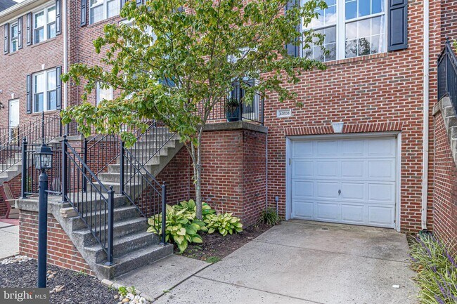 Building Photo - 43103 Forest Edge Square