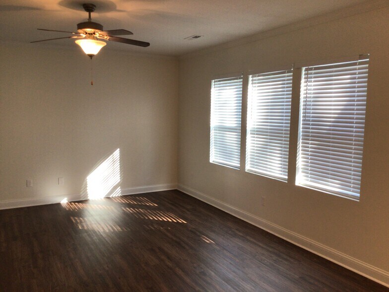 Building Photo - 59 Kameron Dr