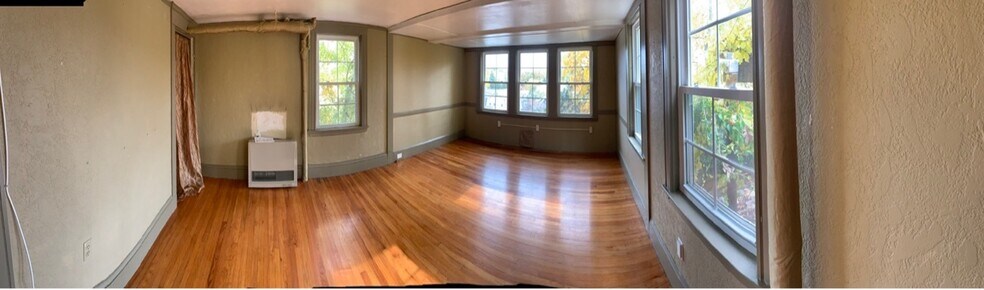 Building Photo - 87 Cliffe Ave