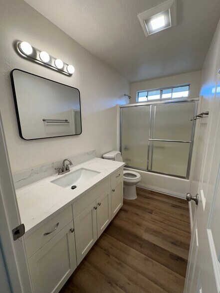 Building Photo - 1371 Marline Ave