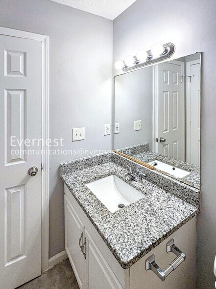 Building Photo - 1942 Cornell Way