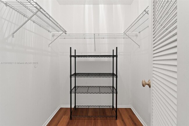 Building Photo - 2851 S Palm Aire Dr