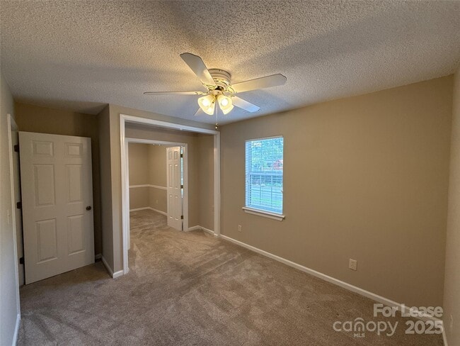 Building Photo - 517 Iverson Way
