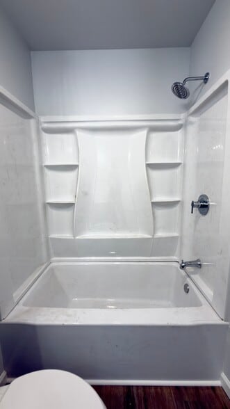 Building Photo - 403 N Walnut St