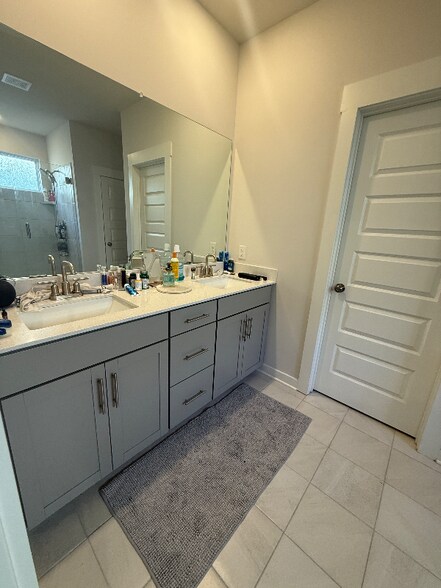 Building Photo - 845 Nightingale Ave