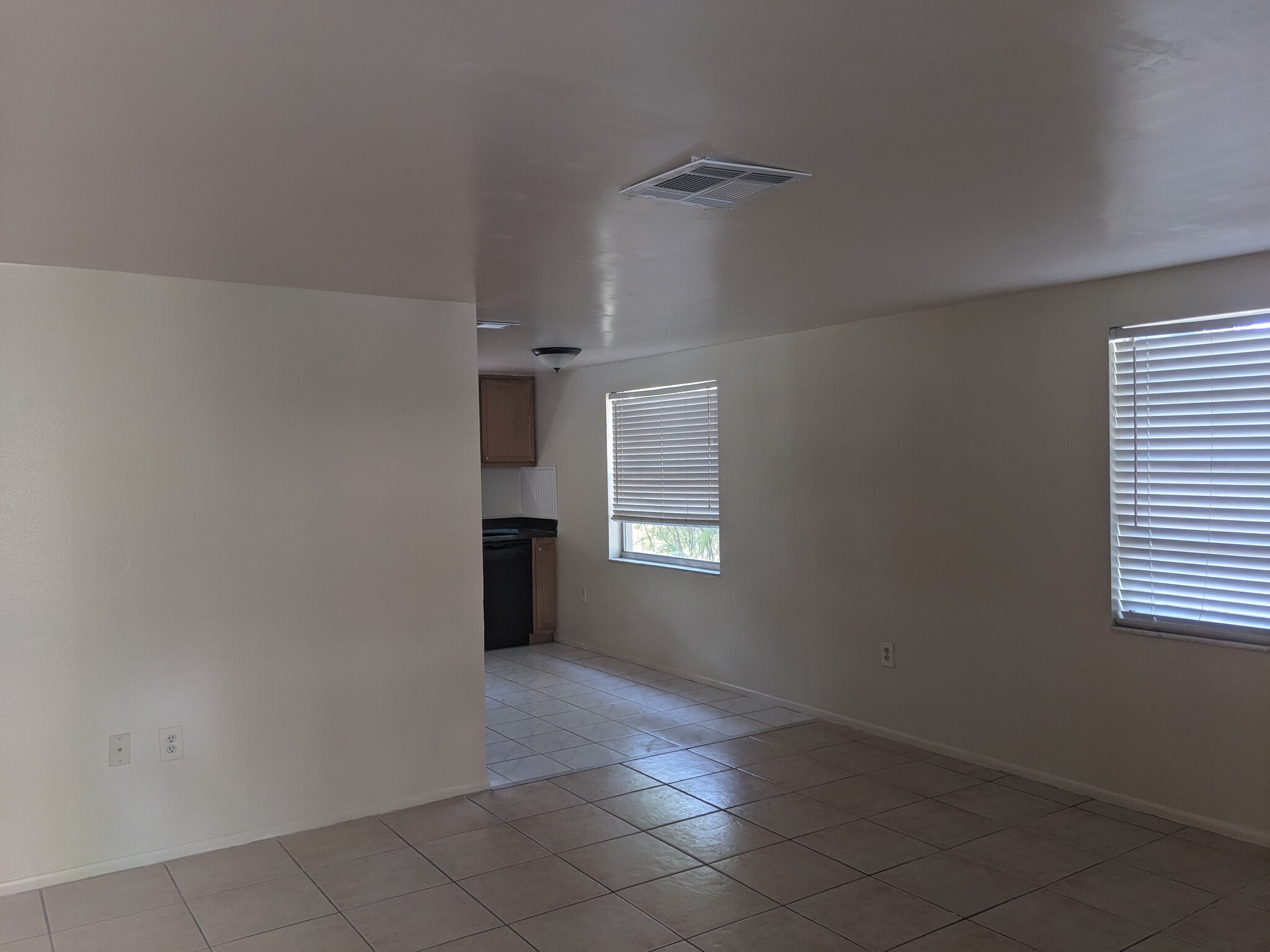 Building Photo - 5415 Lemon St