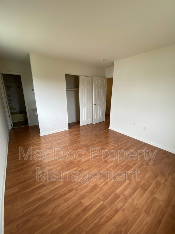 Building Photo - 2331 McClellan Ct