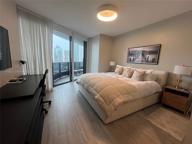 Building Photo - 1000 Brickell Ave