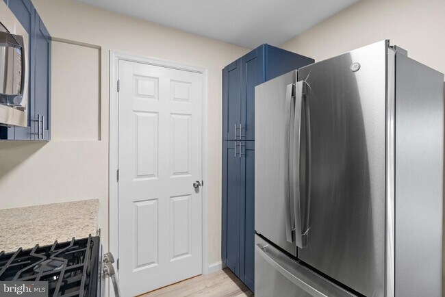 Building Photo - 408 Stockton Ct