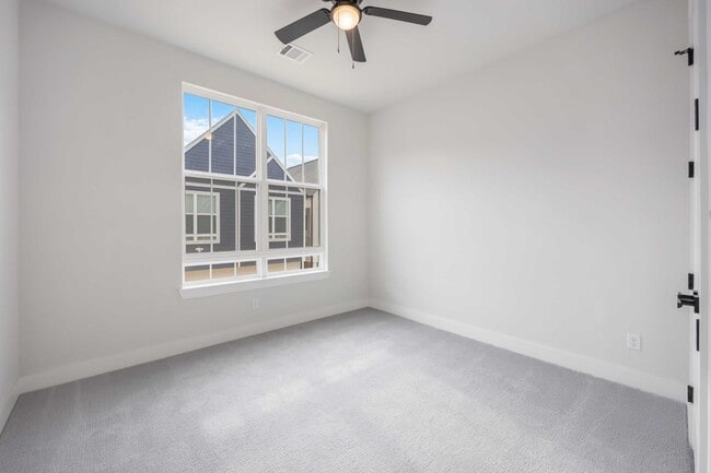 Building Photo - 6116 De Campo St