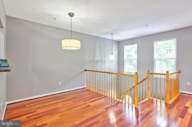 Building Photo - 9902 Woodview Dr
