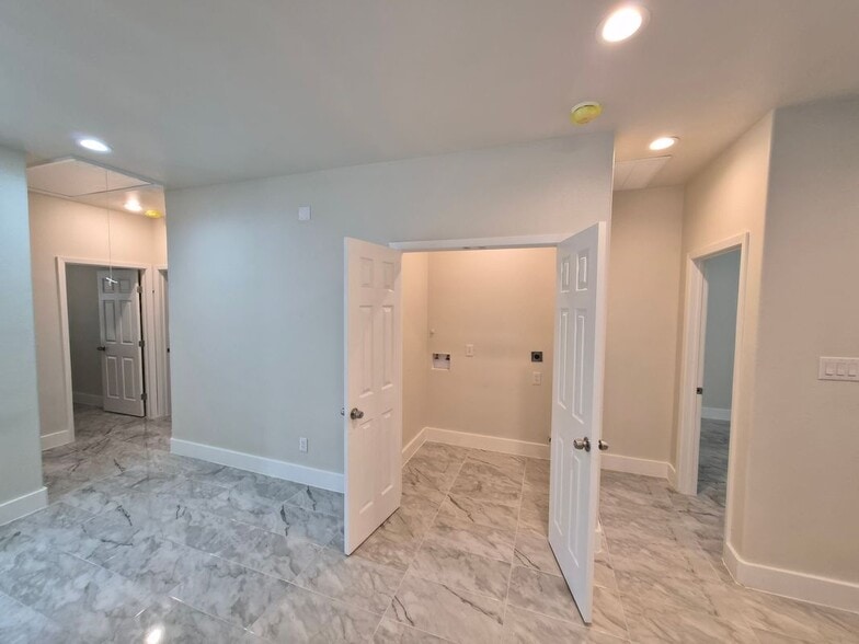 Building Photo - 9745 Black Gum