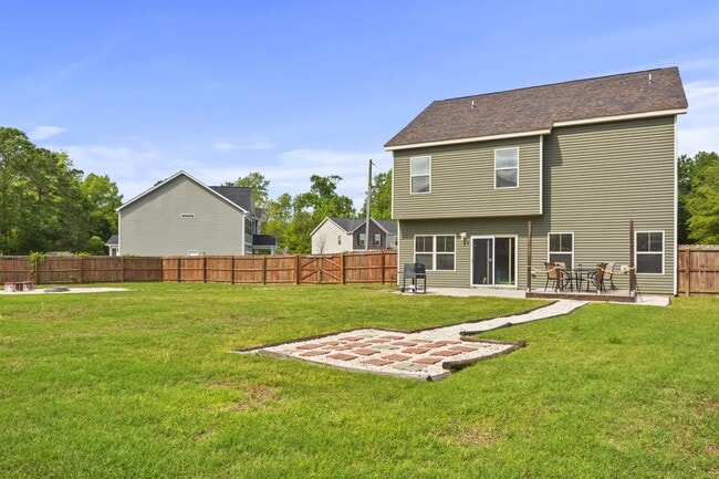 Building Photo - 401 Hope Ct