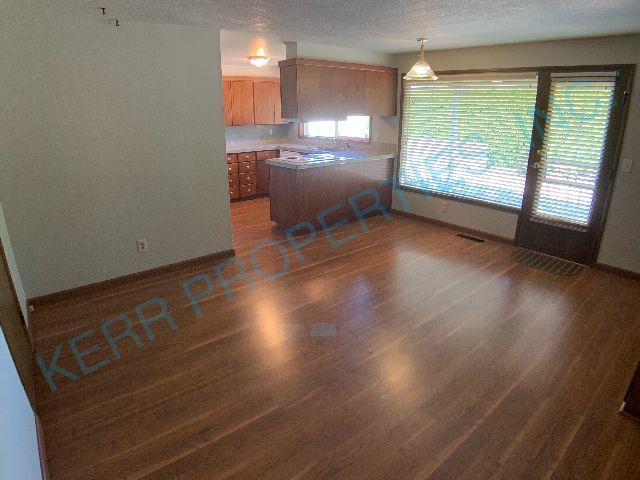 Building Photo - 3108 NE 140th Ave