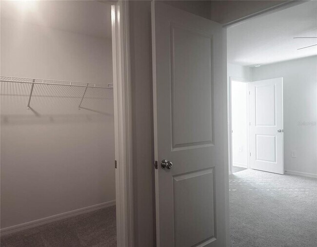 Building Photo - 3697 NE 32nd Ct